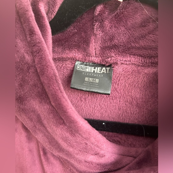 32 Degrees Plush Hooded Plum Loungewear Size S/M - Picture 6 of 9